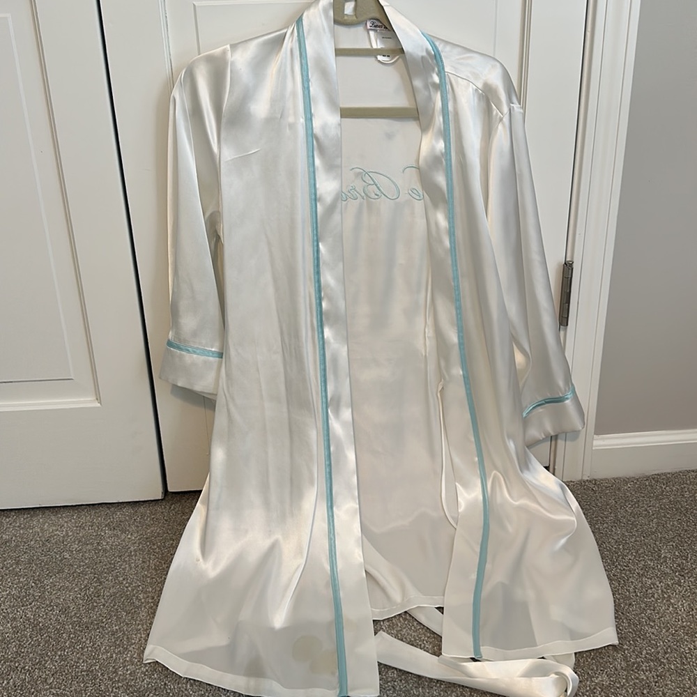 Bride Robe - Picture 3 of 5